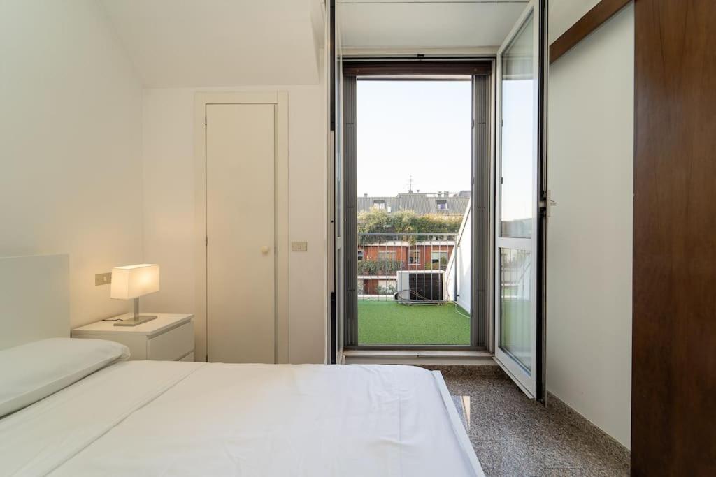 5 Giornate Apt Con Terrazzo E Garage Privato Milán Exterior foto