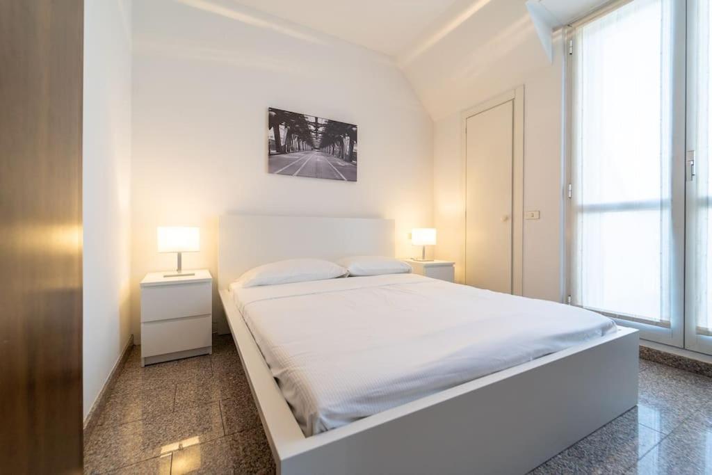 5 Giornate Apt Con Terrazzo E Garage Privato Milán Exterior foto
